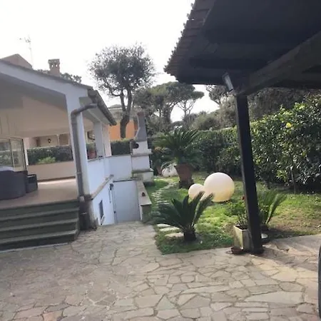 Parco Fellini Fregene Bed & Breakfast Fiumicino